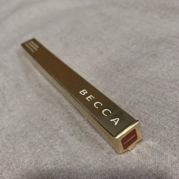 ***SOLD***BECCA's Ultimate Lip Definer - Picture 5 of 5